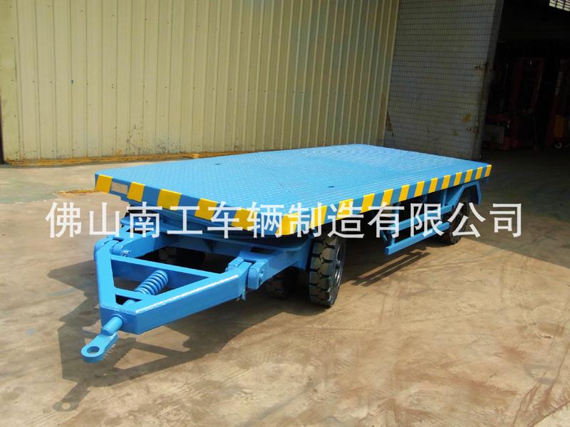 叉车牵引工业平板车 工厂车间周转用10吨彩神(中国)一站式服务官网