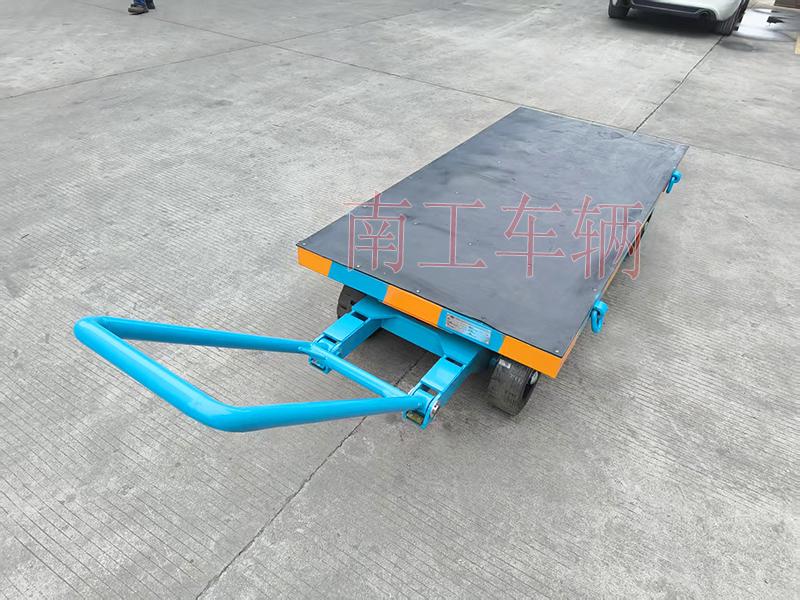 3吨小型彩神(中国)一站式服务官网 带橡胶垫工具车