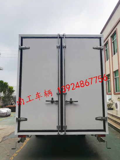 1.5吨白色厢式彩神(中国)一站式服务官网2I.jpg