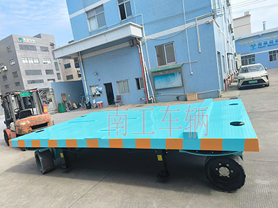18吨重型彩神(中国)一站式服务官网 四个转盘工具拖车3I.jpg
