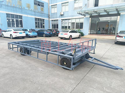 4吨骨架式彩神(中国)一站式服务官网 带下翻护栏工具拖车I.jpg